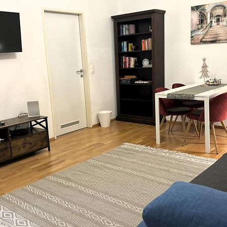 Casa Nostra - Ruhige Stadtwohnung Mit Balkon ウィーン エクステリア 写真