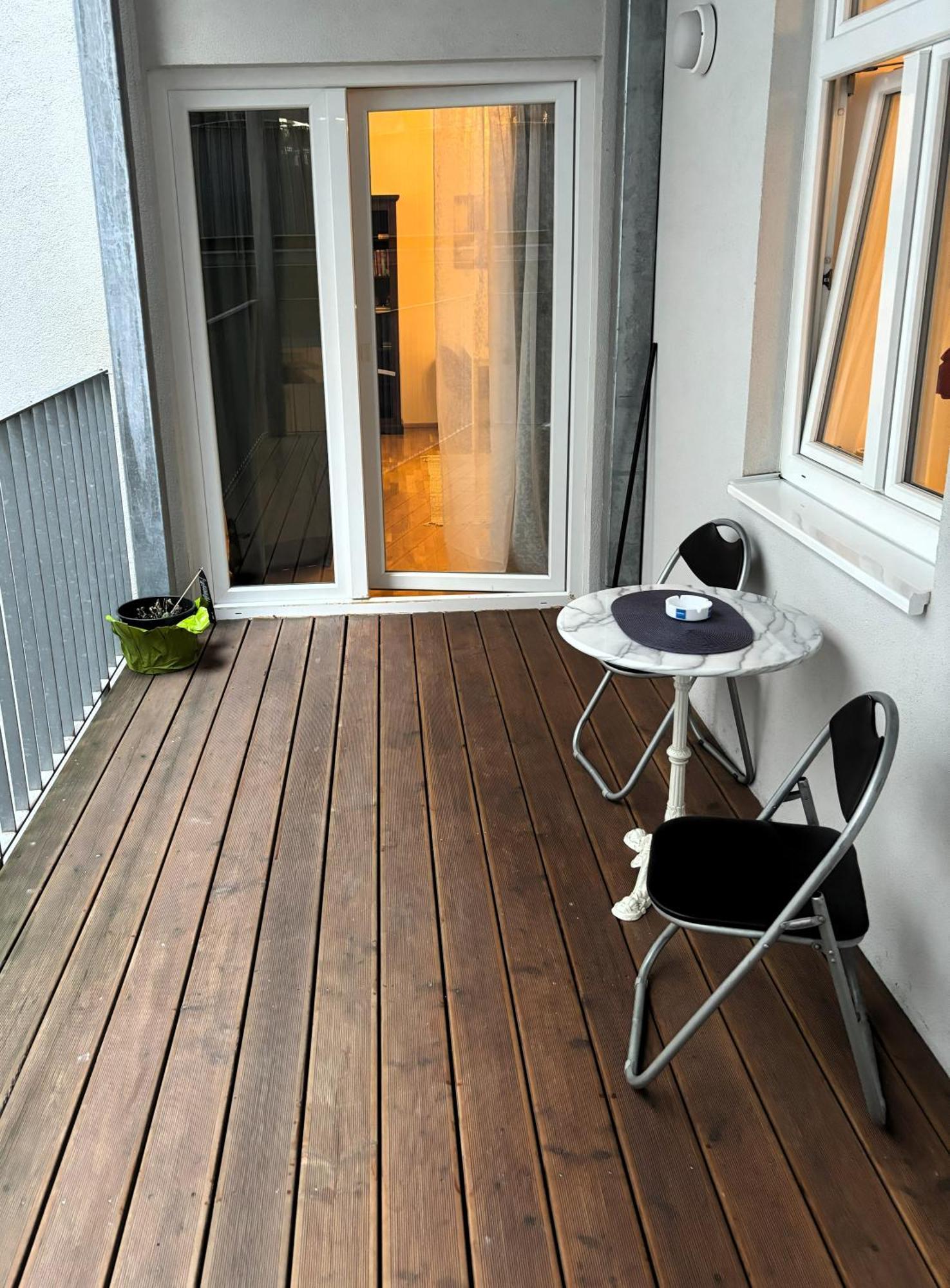 Casa Nostra - Ruhige Stadtwohnung Mit Balkon ウィーン エクステリア 写真