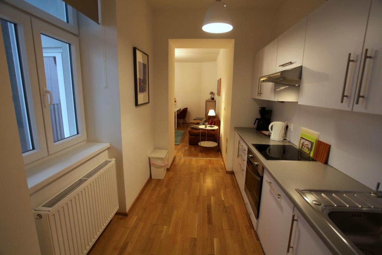 Casa Nostra - Ruhige Stadtwohnung Mit Balkon ウィーン エクステリア 写真
